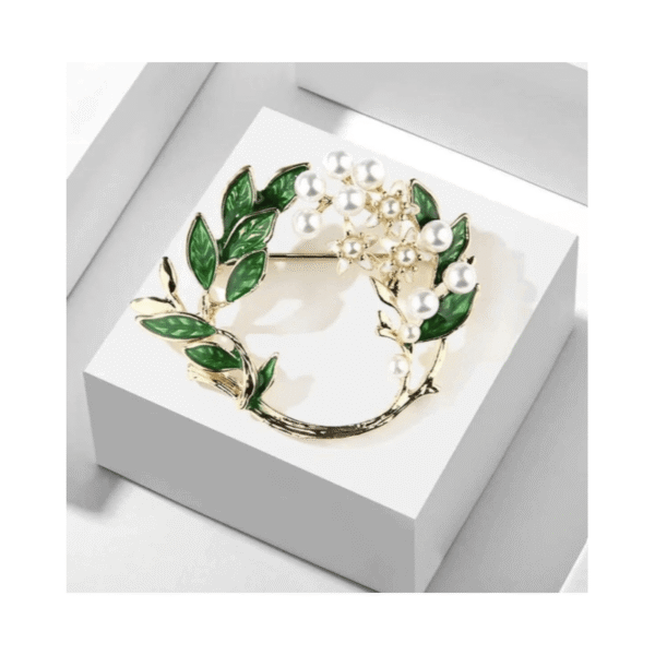 Yaprak Figürlü İnci Modelli Zarif Broş